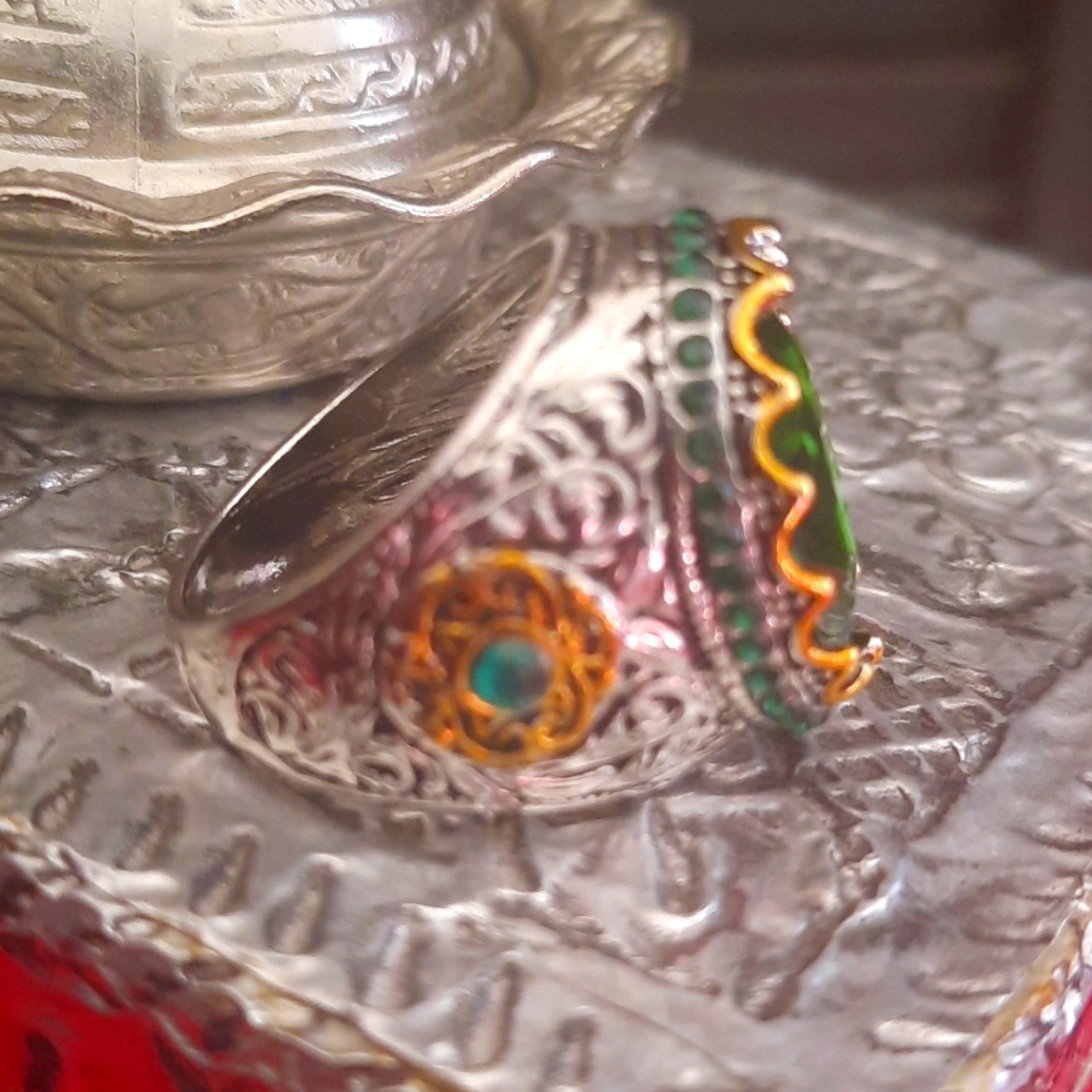 Turkish Green Stone Ring - Picture 2 of 5